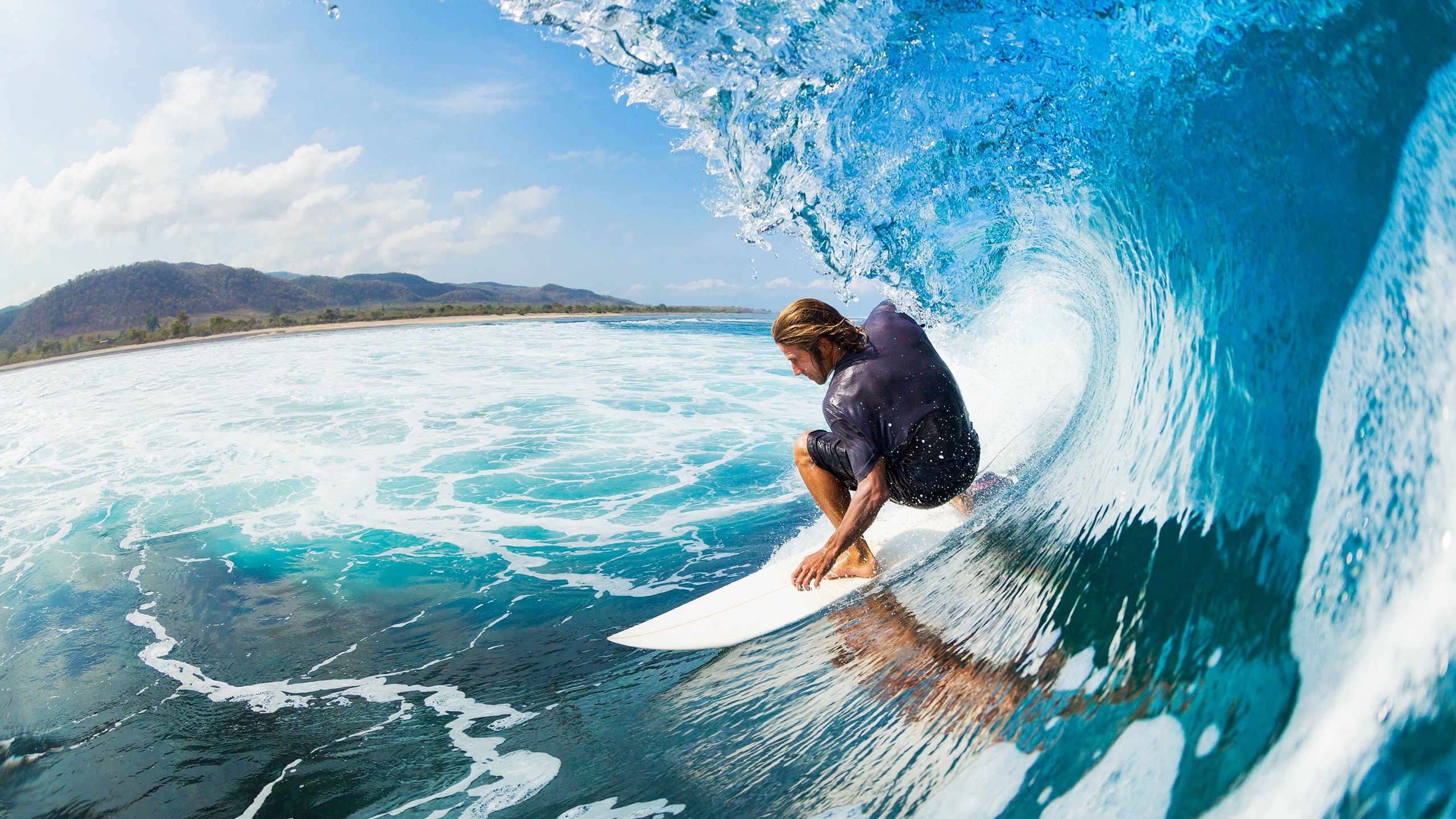 英格兰骑手安娜·史密斯在巴黎奥运会障碍赛中获得铜牌,表现出色。